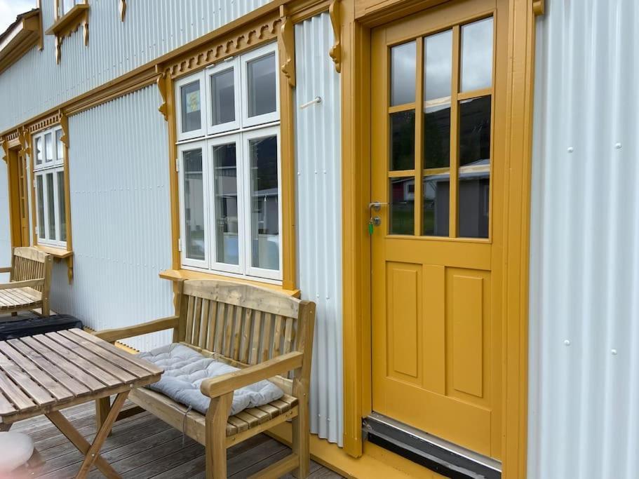 Seyðisfjörður Undiraldan - Steinholt, Old Music School 아파트 외부 사진